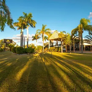 Park Motor Inn-king Beds-pool-shaded Parking Australia